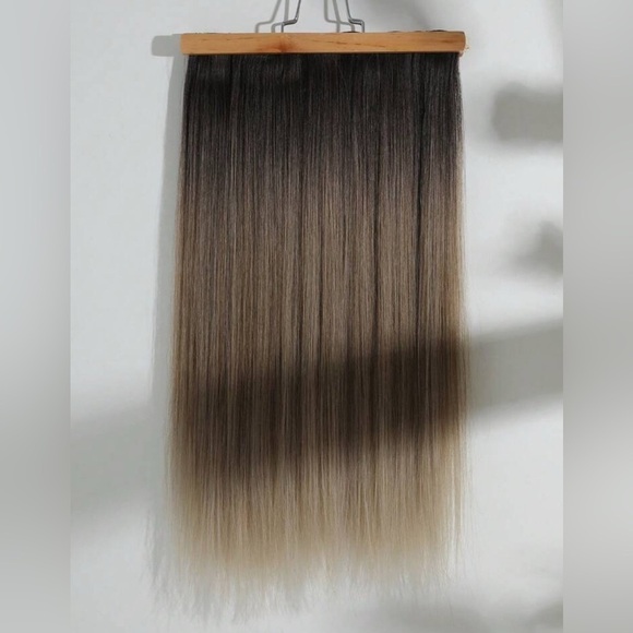 24 Inch Ombre  Clip in Hair Extensions Brown to Light Blonde  in Straight - Picture 7 of 11
